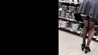 SPYING TEEN GIRL AT SUPERMARKET - SHORT SKIRT