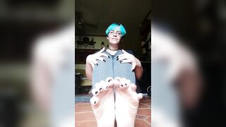 Toe Tease in TikTok Leggings