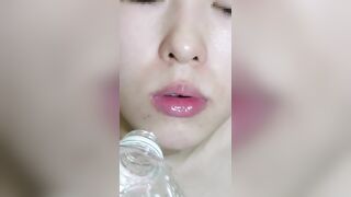 【ASMR】(IV)素人娘が全裸でお風呂場でお茶を飲むだけの動画【裏垢女子／絶滅黒髪系】