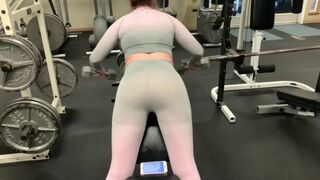 Tess Bubble Butt in Gym