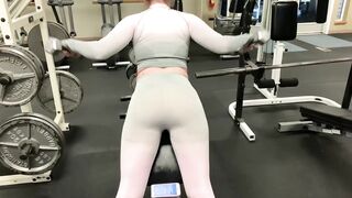 Tess Bubble Butt in Gym