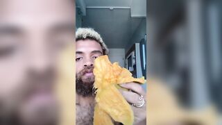 Eating Mango in New york Mount Men Rock Mercury