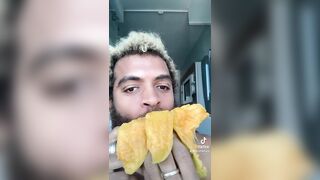 Eating Mango in New york Mount Men Rock Mercury