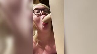 Bbw sucks dildo like crazy