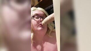 Bbw sucks dildo like crazy