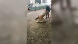 Best twerking by Asian beauty. Seriously!