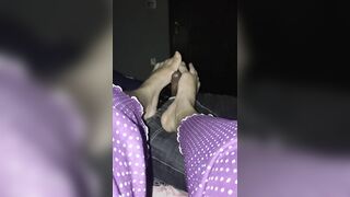 Foot job key Mazy bhen bhai ko de rehi hy ajj Bhai full gram hy foot job sy frige krwa dia bhen ny Bhai ko full dirty ta