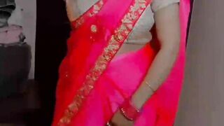 Red Saree beautiful Sexy Bhabhi Ko Ghar me pela