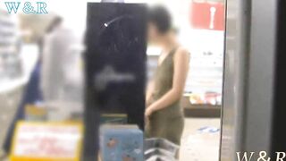 【個人撮影】可愛い彼女がコンビニでノーパンノーブラでお買い物して、見られて興奮した彼女はビデオ店に行って全裸になっちゃう♡She gets naked in a video shop.♡