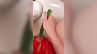 Fast toilet pussy fuck