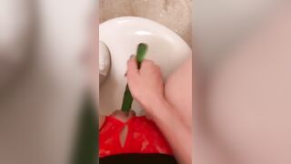 Fast toilet pussy fuck