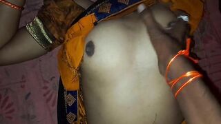 DESI INDIAN BHABI SHOWING BOOBS- CLEAR HINDI AUDIO, BIG BOOBS, DIRTY TALK