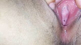 touching my tight and rich vagina... come penetrate me