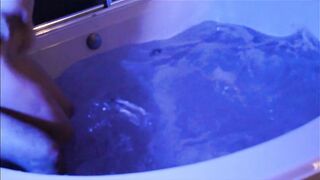 Hot Jacuzzi sex with creampie