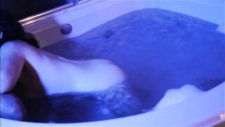 Hot Jacuzzi sex with creampie