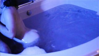 Hot Jacuzzi sex with creampie