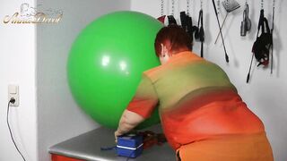 Mega balloon blow up