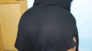 Saudi Arabian married woman's ass swinging scandal