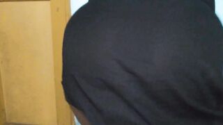 Saudi Arabian married woman's ass swinging scandal