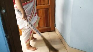 Indonesian Maid in saree hot video