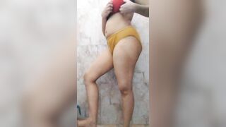 Desi sex bhabhi ko hot godi banaya aur bola mat daalo