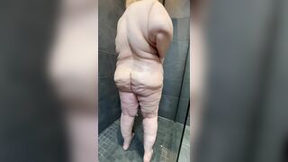 SSBBW has steamy shower then oils up her voluptous curves