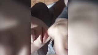 Amiga culona con hambre de verga, mamandola toda de rodillas hasta sacarme la leche!