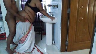 Indian desi MILF stepmom fucked by stepson in Hotel