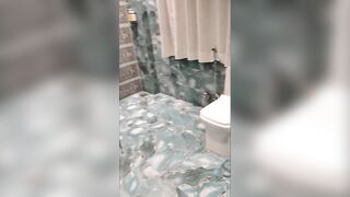 Indian Lady Gets Mood in the Early Morning and Fucks His Partner Who Is Resting in Bathtub Naked