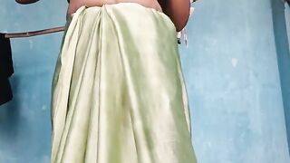 Desi Village Bhabhi's Pussy Is Oozing Water After Putting Brinjal in It